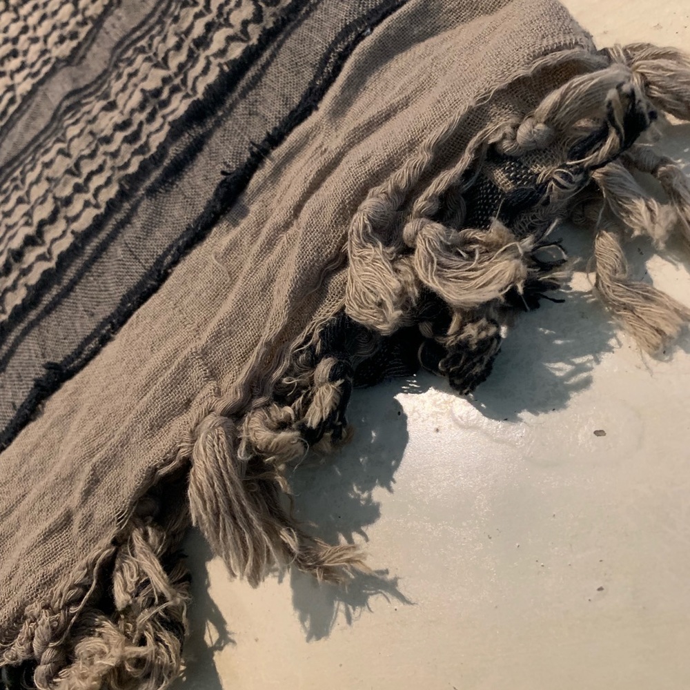 Bedewen Scarf